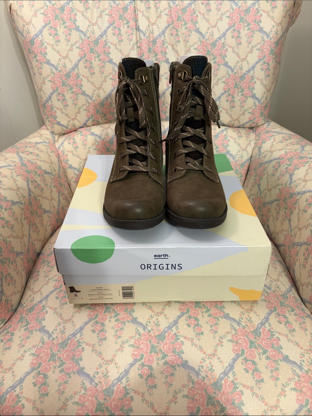 Earth Origins Rowan Boot Color Olive
Size 8M